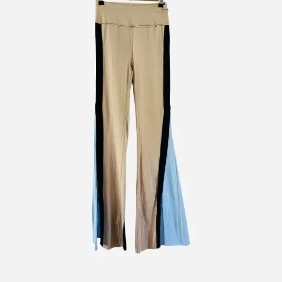 Free People Movement Hot Shot Kick Flare Yoga Pants Ice Coffee Combo Tan Blue XS - Picture 2 of 12